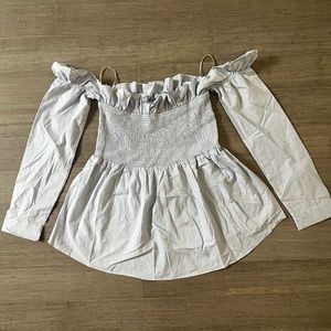 Nytt off the shoulder top